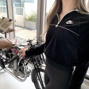 Nike Women’s Velour Heritage Quarter Zip - Black
